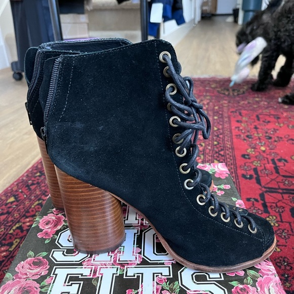 FREELOVE Black Washed Suede - 8.5W - Picture 6 of 8